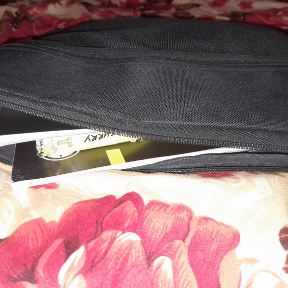 A book and school equipment storage - Picture 6 of 7